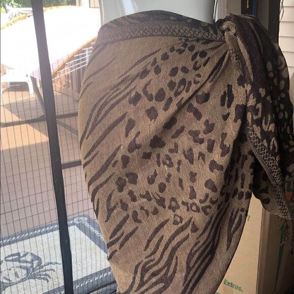 Kasper versatile wrap/scarf . Reversible - Picture 3 of 10